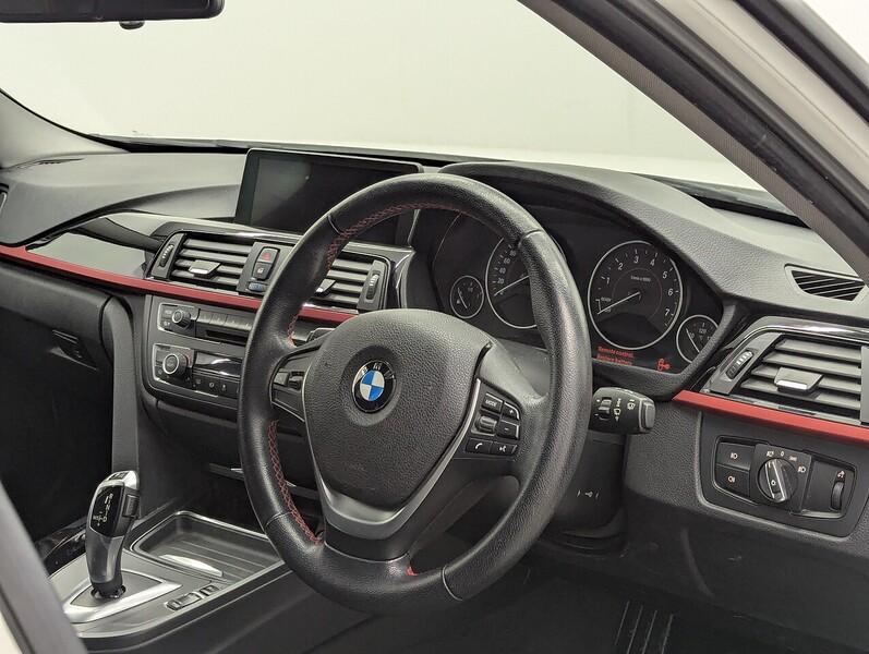 BMW 3 Series Photo freshmotors-84bec60398e3b9c0ddab0c78a7b4948eaf914865.jpg