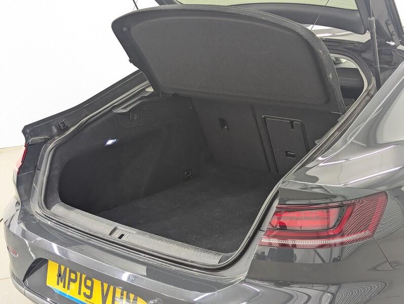 Volkswagen Arteon Photo freshmotors-85f04fdd8bcbd3e89250d41bd707fc47124291a1.jpg