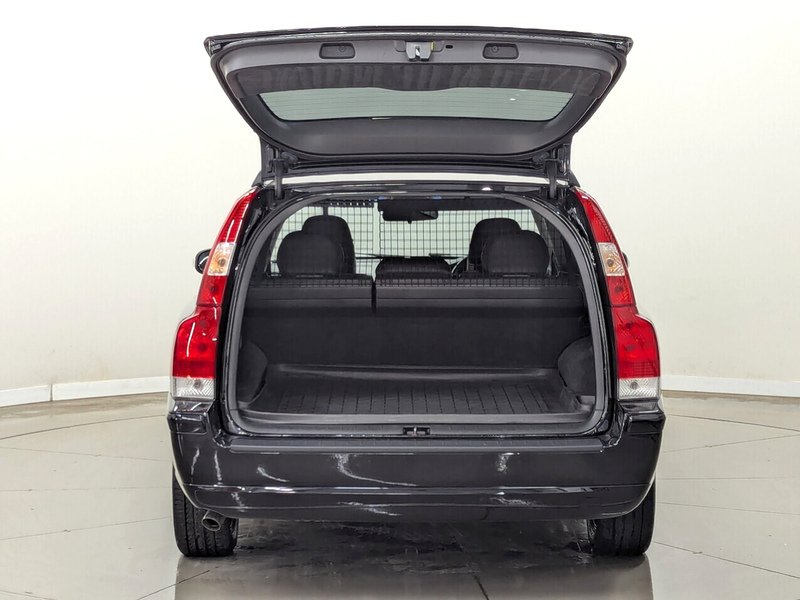 Volvo V70 Photo freshmotors-860ccaeb121bbc6f5d3c598c4eb065161e12f2ac.jpg