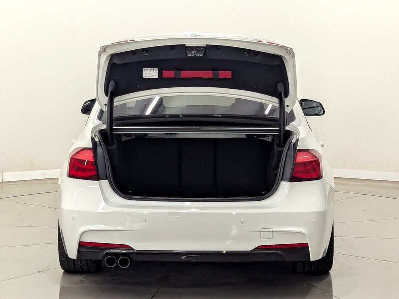 BMW 3 Series Photo freshmotors-8687d18ffa356571f6ef5f99795fcc2240d4ab87.jpg
