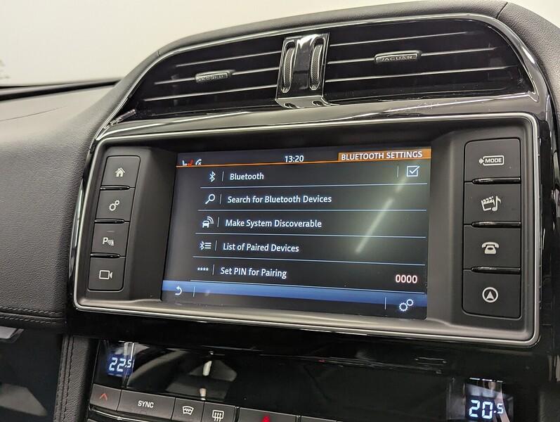 Jaguar F-PACE Photo freshmotors-89bbc95ec8f1708afa3a1c4c9047525fa8602e27.jpg