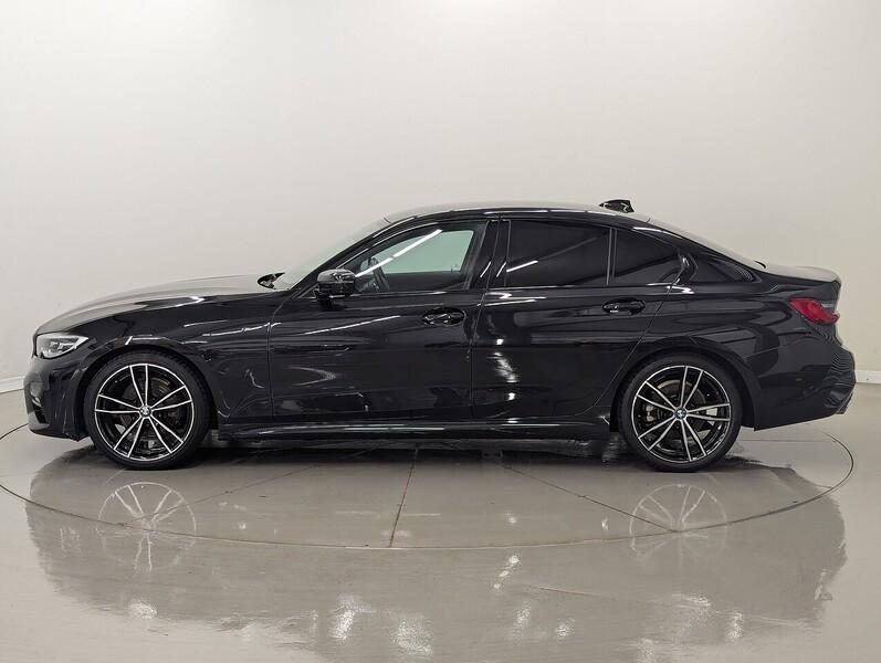 BMW 3 Series Photo freshmotors-8aedb49907f25df40428773d12a20d2e0aed64f5.jpg