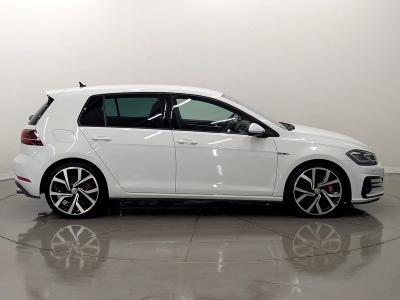 Volkswagen Golf Photo freshmotors-8b23a0b144a998d38602efce65fe4b81a77d2e6e.jpg