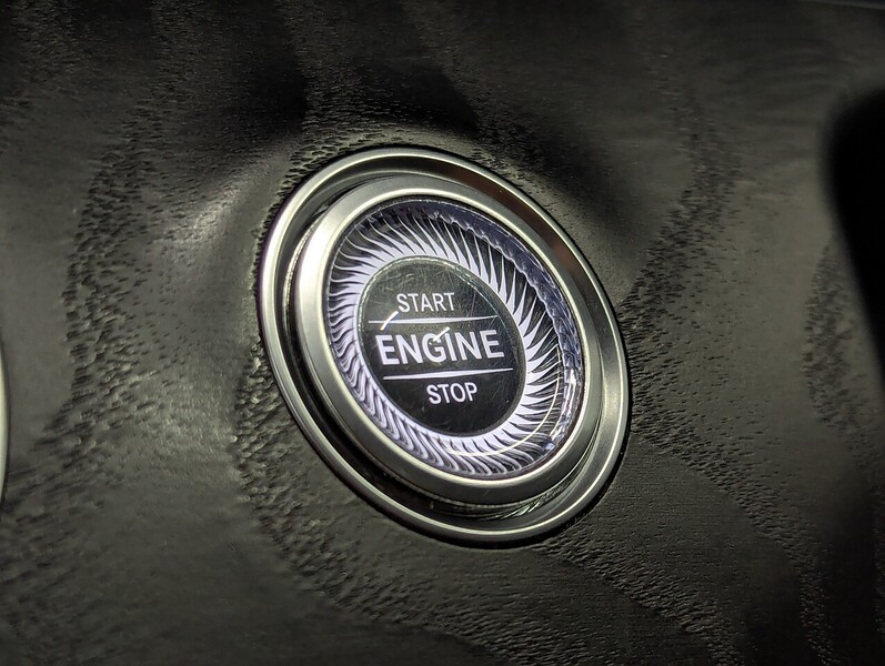 Mercedes-Benz E Class Photo freshmotors-90afcf482697c3066bfe1fbf3af0157888b15a0d.jpg