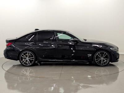 BMW 3 Series Photo freshmotors-95737a7f2f79c60a92efa6f5687f90025fe119d9.jpg