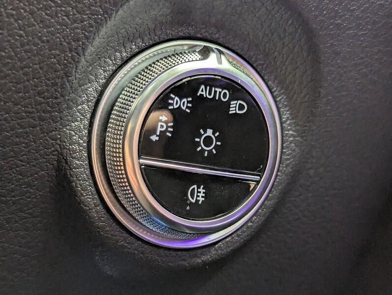 Mercedes-Benz C Class Photo freshmotors-95da05f251d0d04a66371c1d8b838df2f5f241fe.jpg