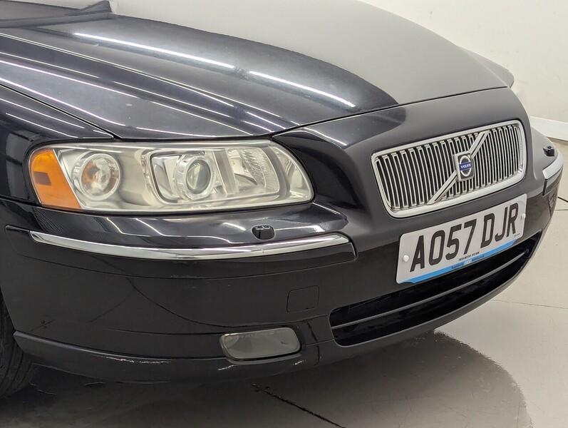 Volvo V70 Photo freshmotors-9aeb7afb5a1eebb6d2ada1e2cec6ed82f8bcf39b.jpg