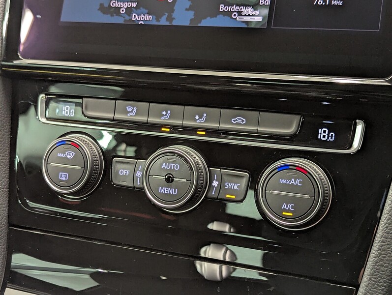 Volkswagen Golf Photo freshmotors-9c954f6e02740cdb50a2b2d47e7ed266f9181b9e.jpg