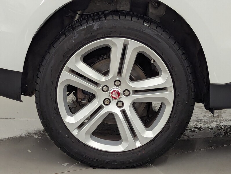 Jaguar F-PACE Photo freshmotors-9f80482d77f0c83a3d4d26785f636a7e4c3b31e1.jpg