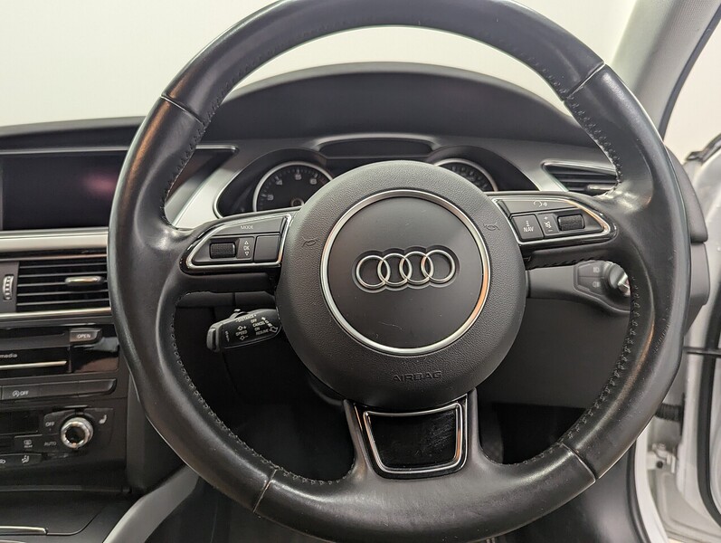 Audi A4 Photo freshmotors-a8c97261d41c858a6a7ecb27c99e0c762b2a297e.jpg