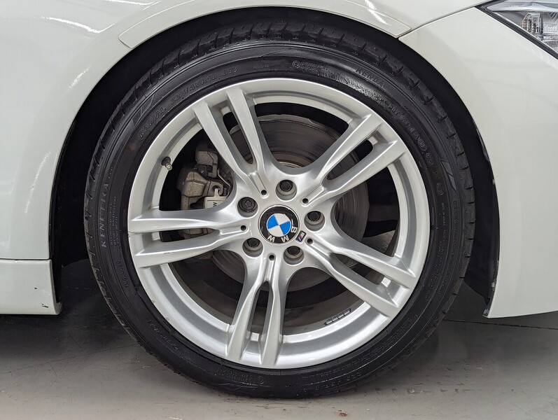 BMW 3 Series Photo freshmotors-a9de74e5ab71cd71f4eb8d1f0b99091e980e8890.jpg