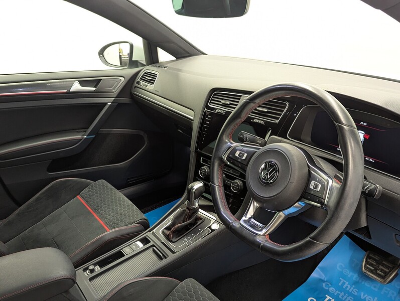 Volkswagen Golf Photo freshmotors-aaf91ca9cb4aea504dea784c452b6a6f621eaa08.jpg