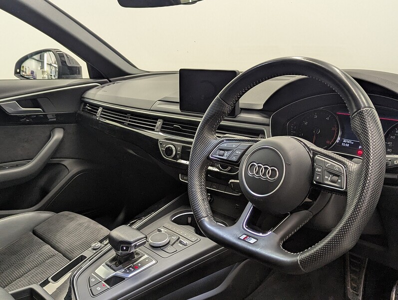 Audi A4 Avant Photo freshmotors-ab3c8f46af53a8907491ff5531ee9492b13650d3.jpg