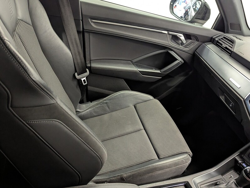 Audi Q3 Photo freshmotors-abc99b21628ee71b4e125f2d2935497d49a8227b.jpg