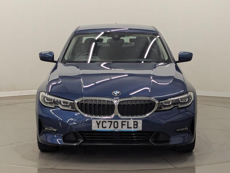 BMW 3 Series Photo freshmotors-aefe722320c03e84aafbf96cc20da20bb579195d.jpg