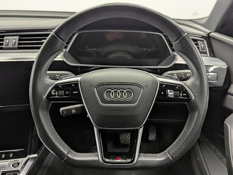 Audi e-tron Photo freshmotors-af7d06d5770ab9c5530fcf2a16fb5146b5bbff2e.jpg