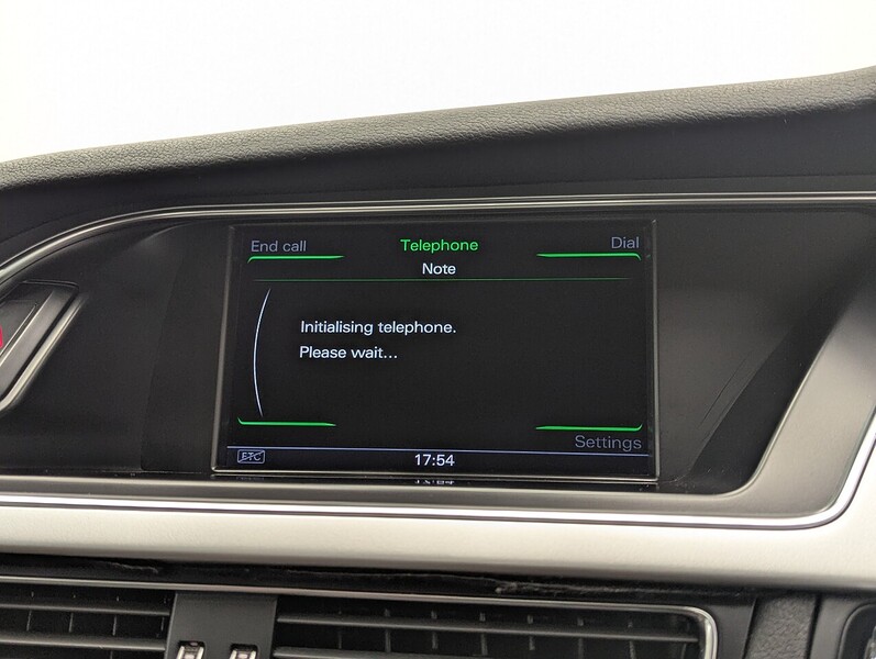 Audi A4 Photo freshmotors-afe582bf690601fcf7d169dc6874a983e678cf7e.jpg