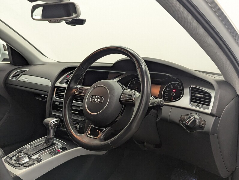 Audi A4 Photo freshmotors-b47936bd0e7a770aadc3a7daf60170d57fb28288.jpg