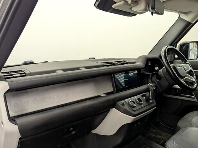 Land Rover Defender 110 Photo freshmotors-ba654cdb7ddb62de937f6d7725beb209dc4ac8fa.jpg