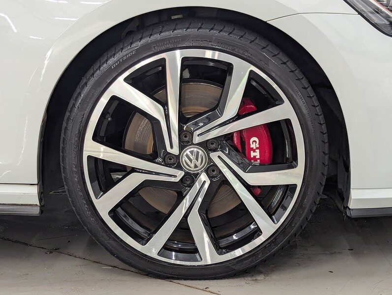 Volkswagen Golf Photo freshmotors-bfd2823ebacd08726a5c24921003d29e9200ee4e.jpg