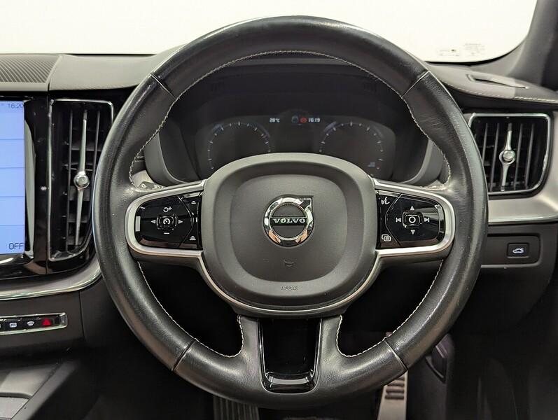 Volvo XC60 Photo freshmotors-c71ac90be1bce4056f74d33eb1c601c971cb47f6.jpg