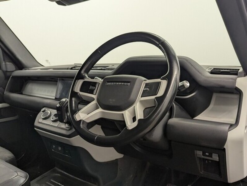Land Rover Defender 110 Photo freshmotors-c8ba1f1ca2e907550d8e5ef8ab566d70f47dfb06.jpg