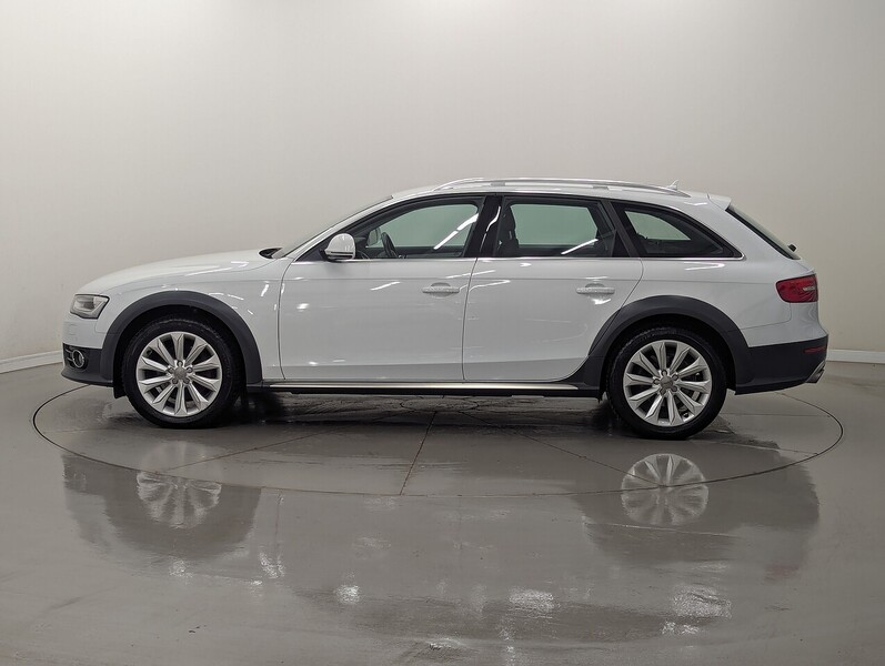 Audi A4 Photo freshmotors-cfd2d548fa3fa13efc3d35e8b18d83b3dd1f80bb.jpg