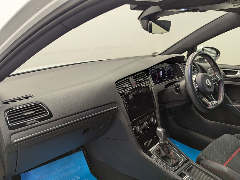 Volkswagen Golf Photo freshmotors-d35fa69b62b8fc95d472c1c0a1160509a69f2bcb.jpg