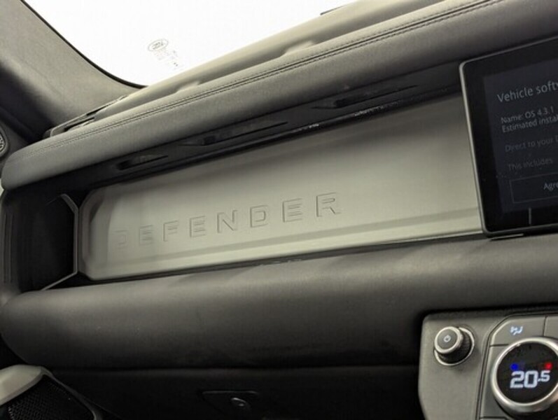Land Rover Defender 110 Photo freshmotors-d753539cb807cd7435ee97bdfff485f00d509b84.jpg