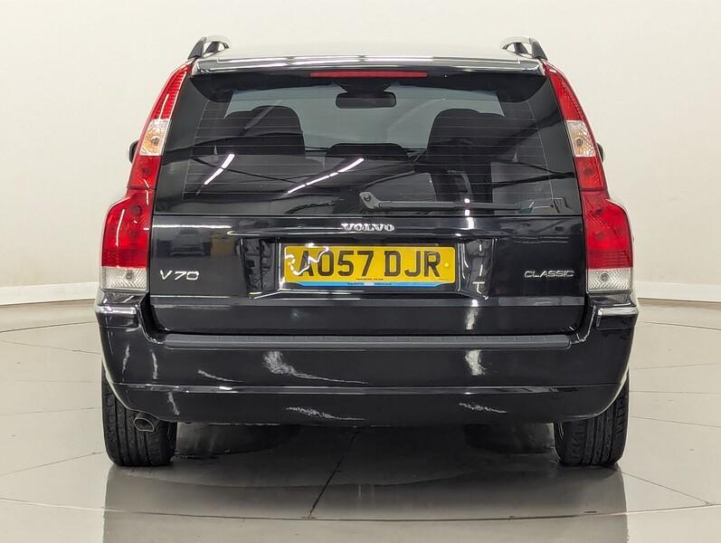 Volvo V70 Photo freshmotors-deb1b3e196f2b4550e34a2baa39ab78d9f161387.jpg