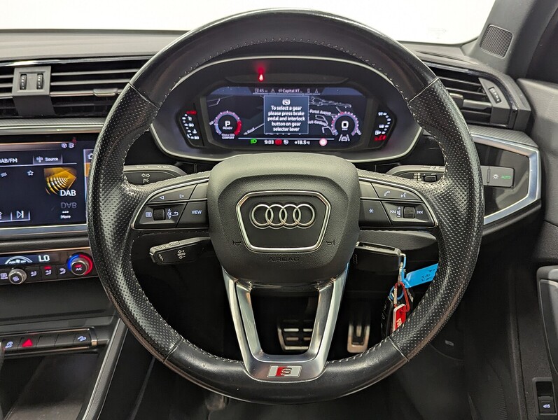 Audi Q3 Photo freshmotors-e1ca5d0d98ff5cad8f29bf19fc3332b5d31964da.jpg