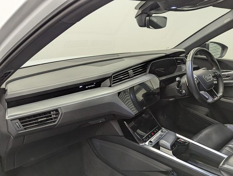 Audi e-tron Photo freshmotors-e25d1877d239b9041ae07cae6484c056ab5b35fa.jpg