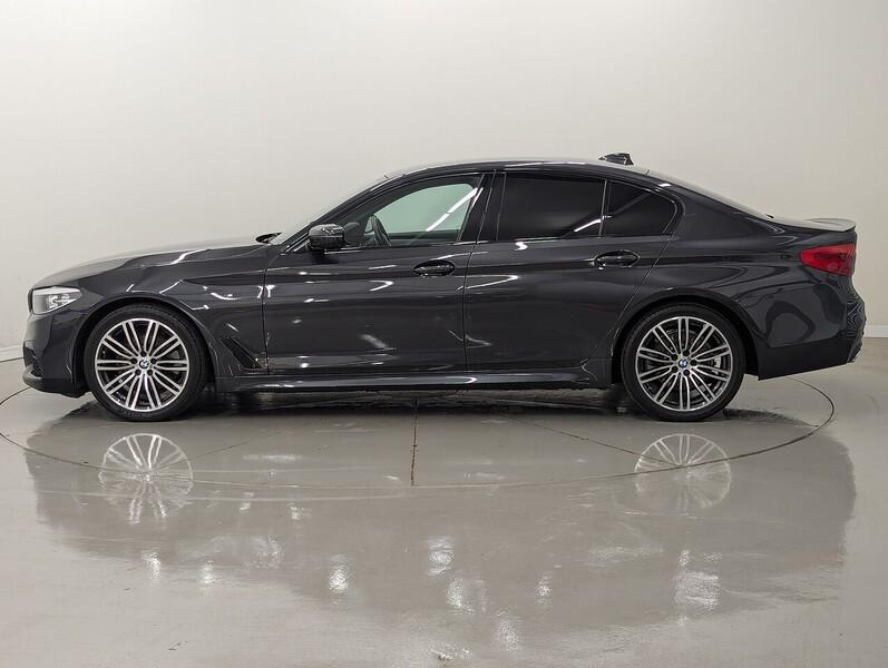 BMW 5 Series Photo freshmotors-e366418b6556f699e42d4d03a2de2e40650f3e9d.jpg