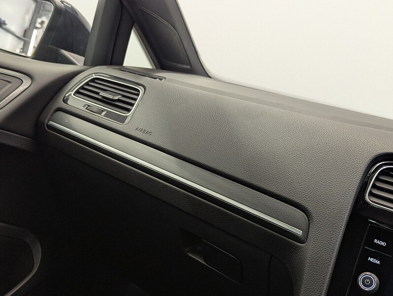 Volkswagen Golf Photo freshmotors-e7b950deeb3bdcfd3d0b71bbac231c85bc49758b.jpg