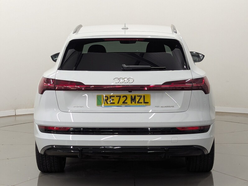 Audi e-tron Photo freshmotors-e82e72516e4865ed0638734558fd0cb5c3e4a430.jpg