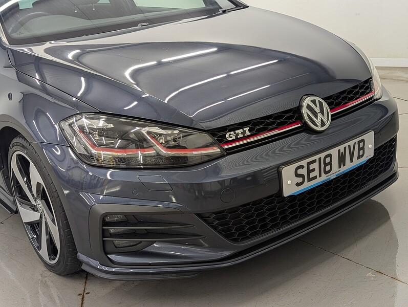 Volkswagen Golf Photo freshmotors-eb74b5d5e6cb5de69a37ec5678cd020855df2d75.jpg