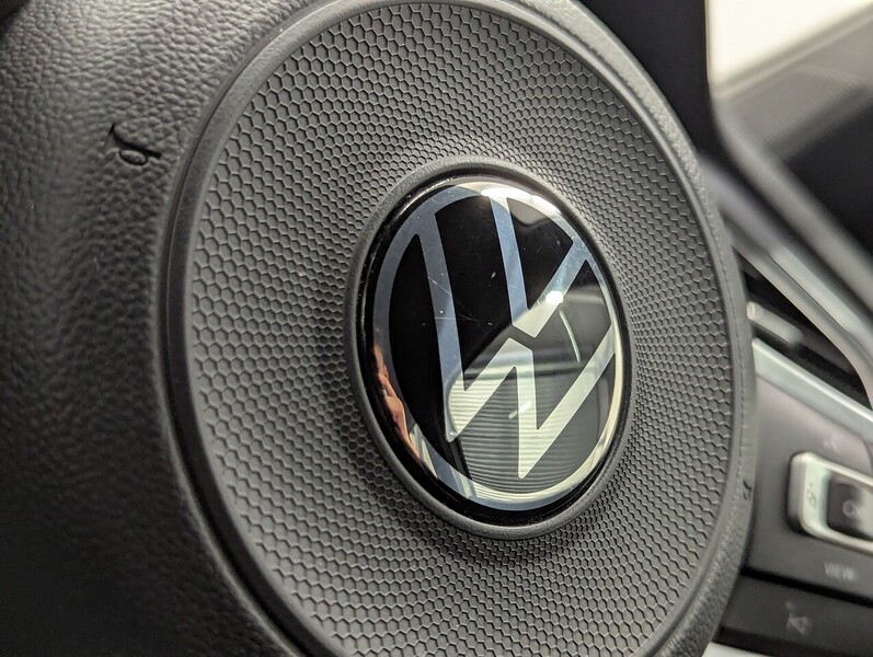 Volkswagen T-Roc Photo freshmotors-ed171bdbbe4a71de7b3d6b50dbe72d716091b040.jpg