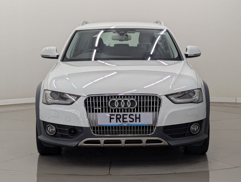 Audi A4 Photo freshmotors-ee9229ecc98a2e9ff7fb7106ccb72d0128eaea91.jpg
