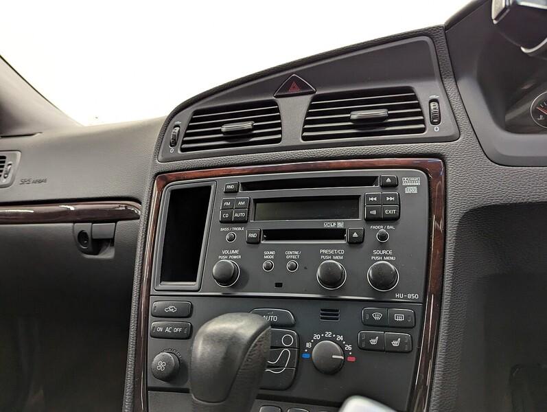 Volvo V70 Photo freshmotors-ef65a604f1208ec1043f5ab32de3e4d41fdb8f57.jpg