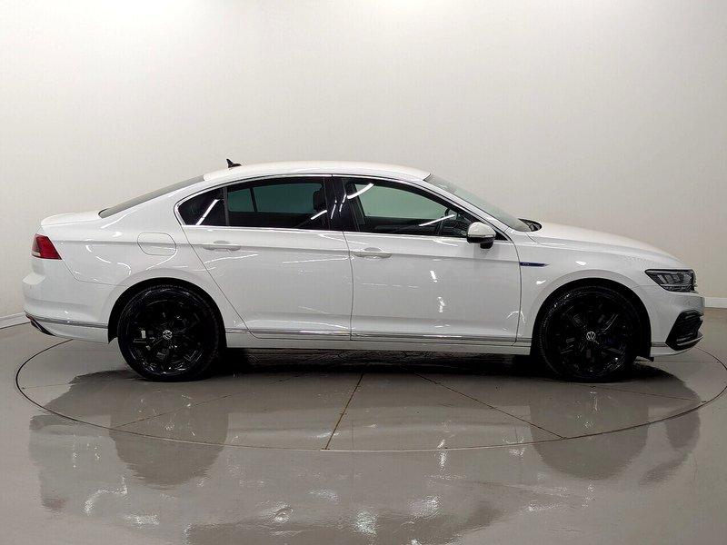 Volkswagen Passat Photo freshmotors-f2b77d0a465f15f0328aac21ca4ad755b2b9f134.jpg