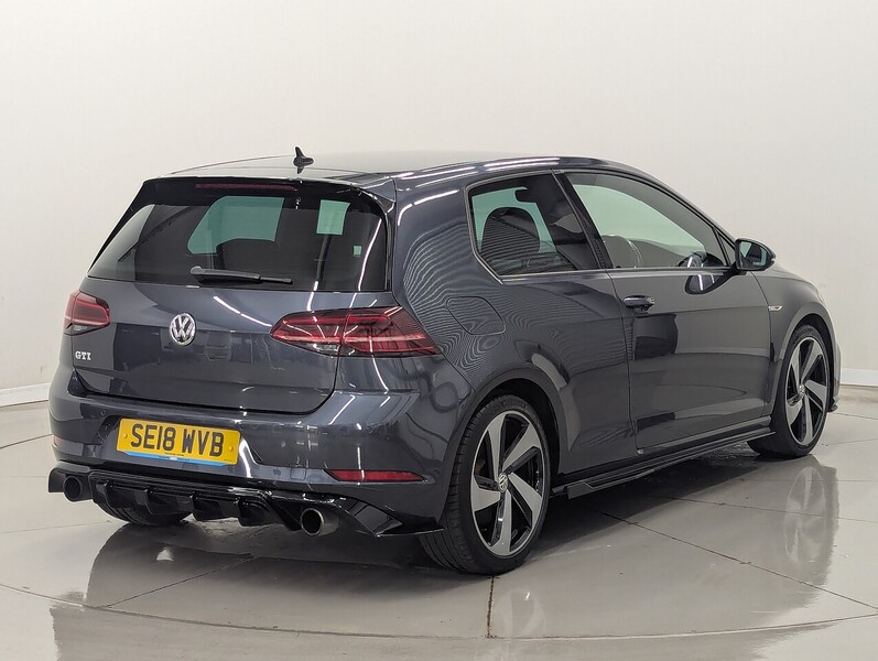 Volkswagen Golf Photo freshmotors-f6e2e23ac529119430509044c5be0e7db6eda508.jpg