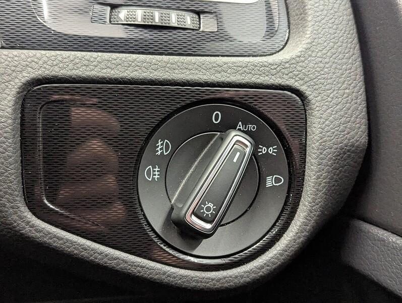 Volkswagen Golf Photo freshmotors-f78701a84d3b835aab833d3c140f97f1c79cece4.jpg