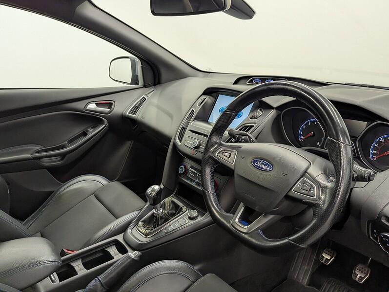 Ford Focus Photo freshmotors-fae953c6bce84643d00f7da6bc9b81b123dde65a.jpg