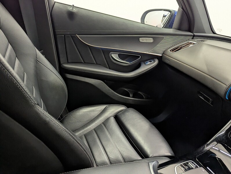 Mercedes-Benz EQC Photo freshmotors-ff014f9b99bfd615b30ac99c3cf8eb6cbef2443c.jpg