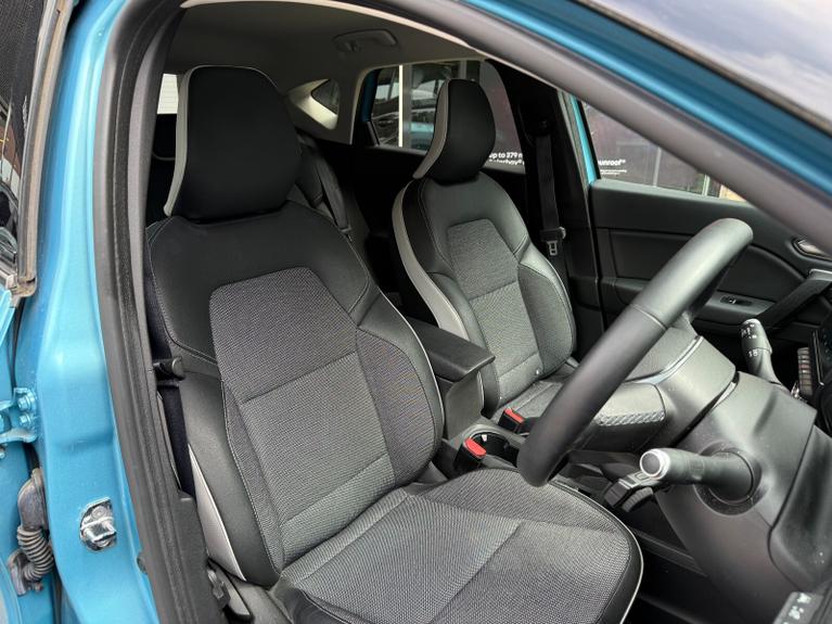Used Renault Captur HC21DPZ 14