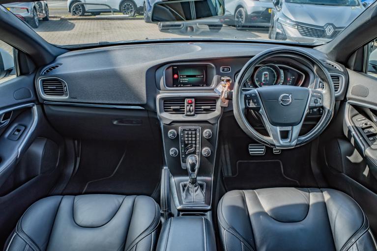 Used Volvo V40 WA68NWM 10