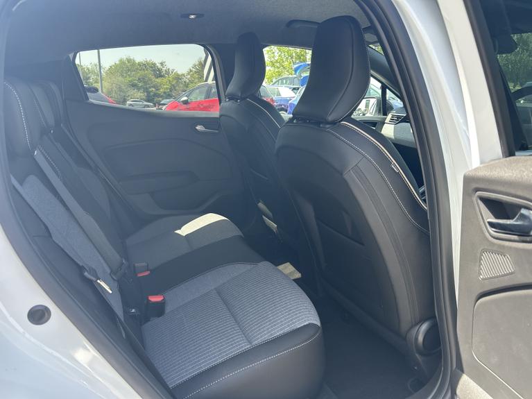 Used Renault Clio WN25YNG 7