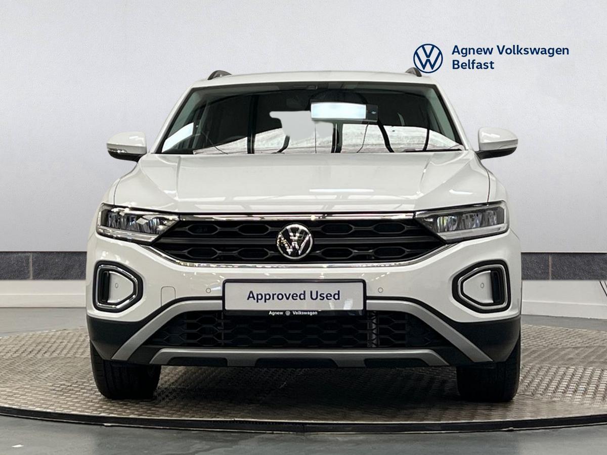 2025 Volkswagen T-Roc thumbnail 12