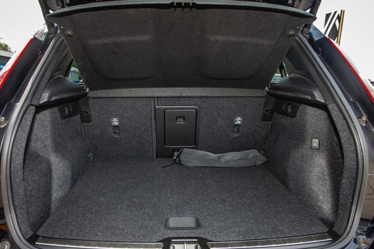 Used Volvo XC40 FX21OHA 16