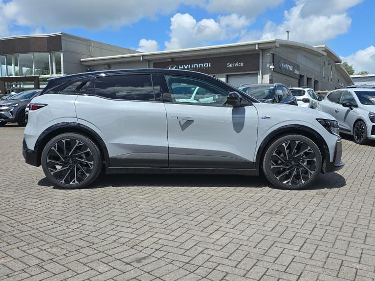 Used Renault Megane E-Tech WP26URH 3